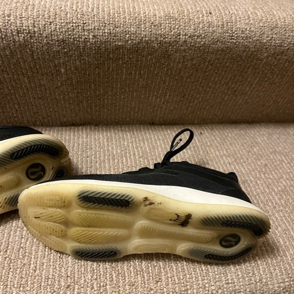 Lululemon sneaker size 6 - Picture 6 of 8